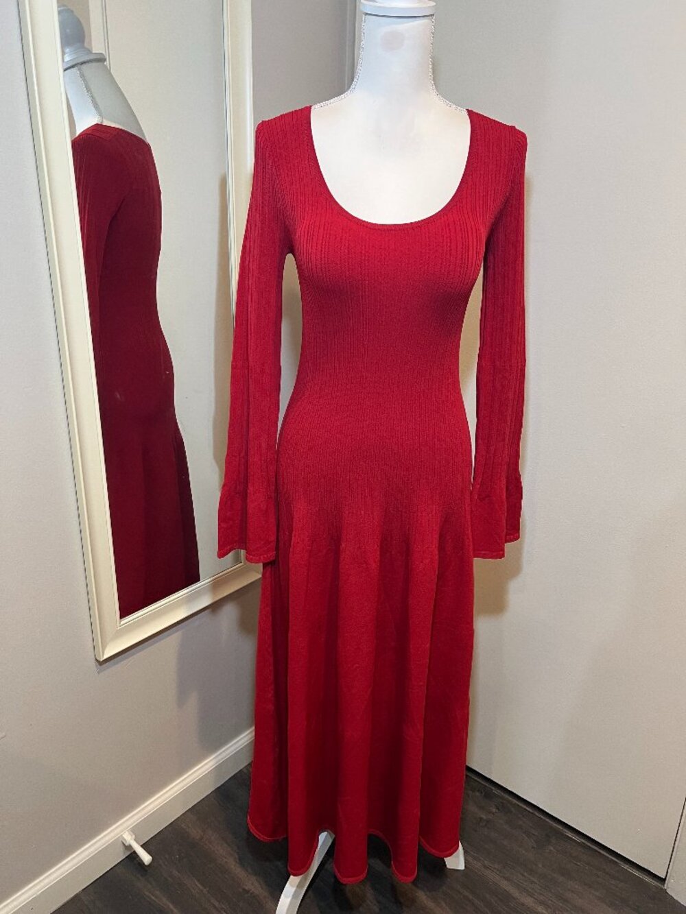 NWT Elizabeth and James Red Ribbed Knit Maxi Dress, Size Small